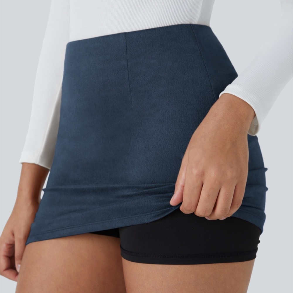 HALARA blue suede body con Mini Skirt. Sz M
